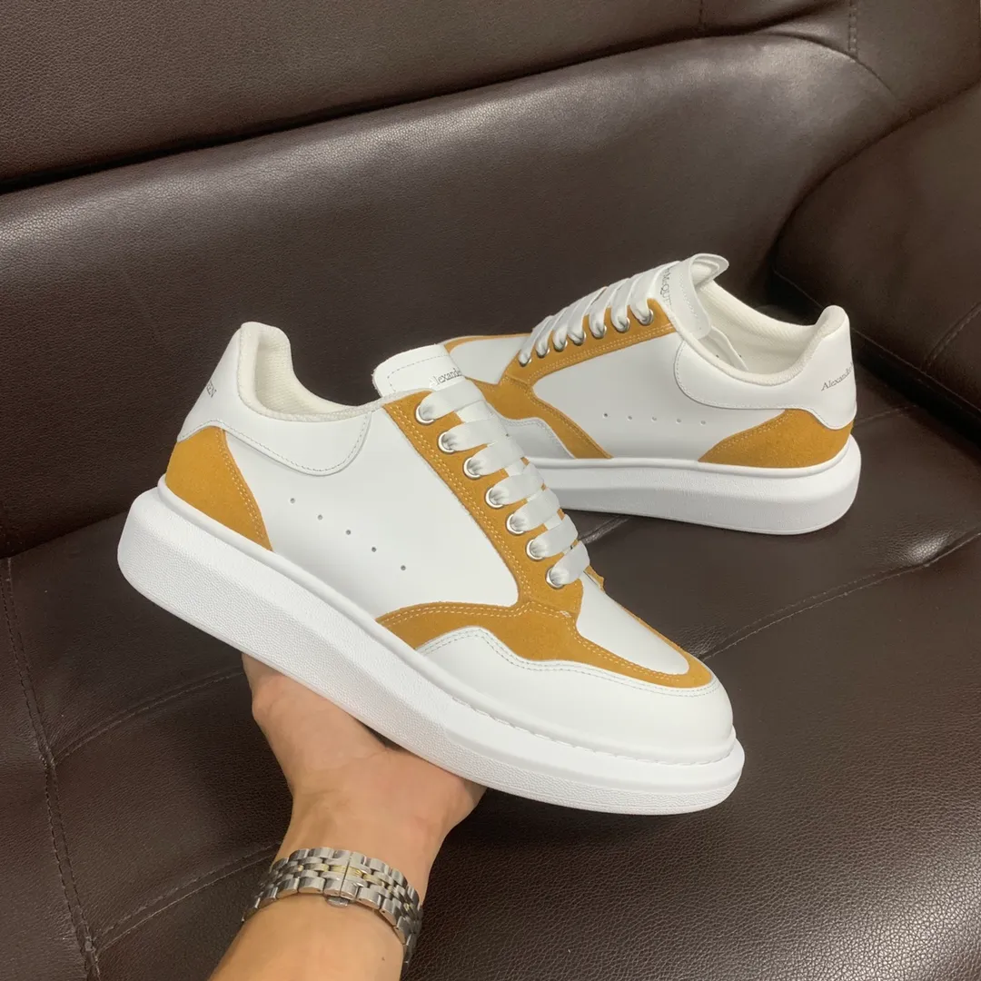 👟👟Ex-factory price 600👟👟 Professional McQueen factory. Top version. Couple style Alexander McQUEEN high version has been upgraded to the highest quality again✅ 💪McQueen Spring, Summer, Autumn and Winter top version Purchasing level✅ Recruiting nationwide online and offline agents to join🤝 🏆Fabric: Original materials imported from Italy. Texture, water-resistant and non-discoloring 🏆Inner lining: ️A-grade Italian imported lining resistant to dirt, sweat-absorbent, breathable and comfortable 🏆Foot pads: top-grade imported Italian super-soft cowhide leather 🏆Outsole: PU+counter 1:1 🏆Shoe box: original white box. Plus white flip cover for double-layer protection. Cloth bag. Handbag. Certificate of 1:1 mold opening, 4-piece set. Delivered with a pair of shoelaces. 🖕🏿🖕🏿🖕🏿 You can choose any pair of shoelaces in any color of our factory 🏆Code number: women's 34-41. men's 38-46 🏆Special remarks (women's code 34.40.41, men's code 38.45.46 is customized, no returns or exchanges) Win-win cooperation 🤝